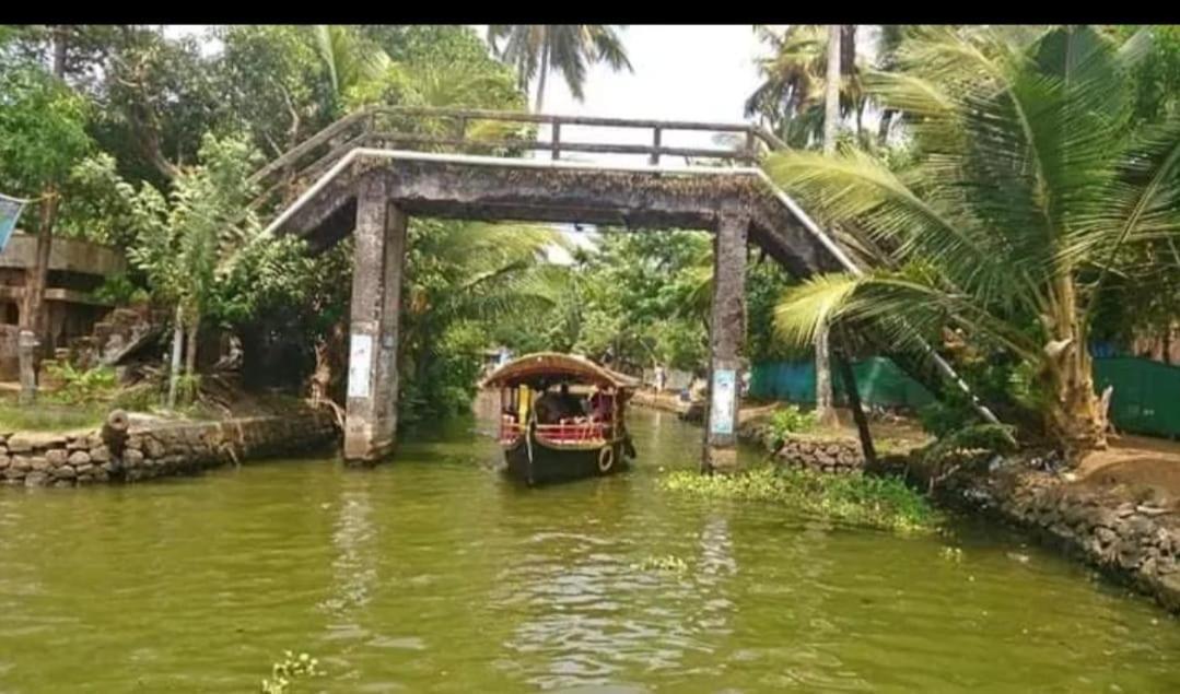 The Blues Hotel Alappuzha Kültér fotó