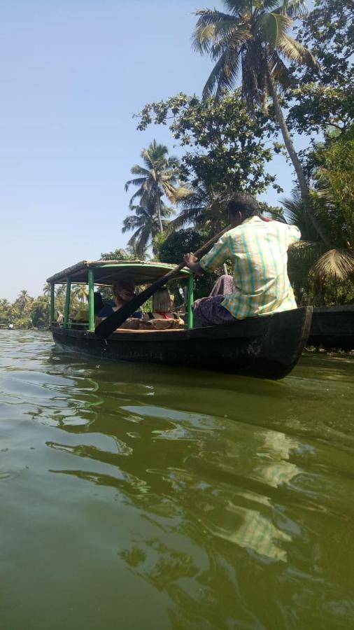 The Blues Hotel Alappuzha Kültér fotó